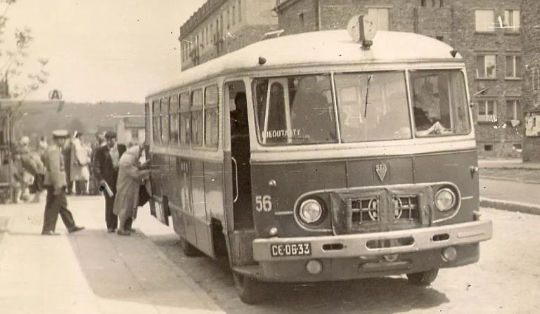 rok 1962 - pierwszy autobus linii nr 1 na ul. Norwida