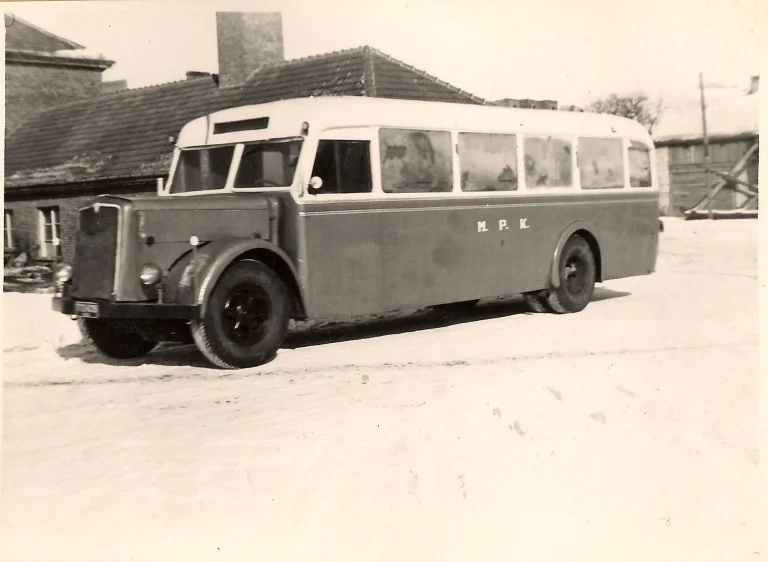 rok 1956 - autobus marki MAN